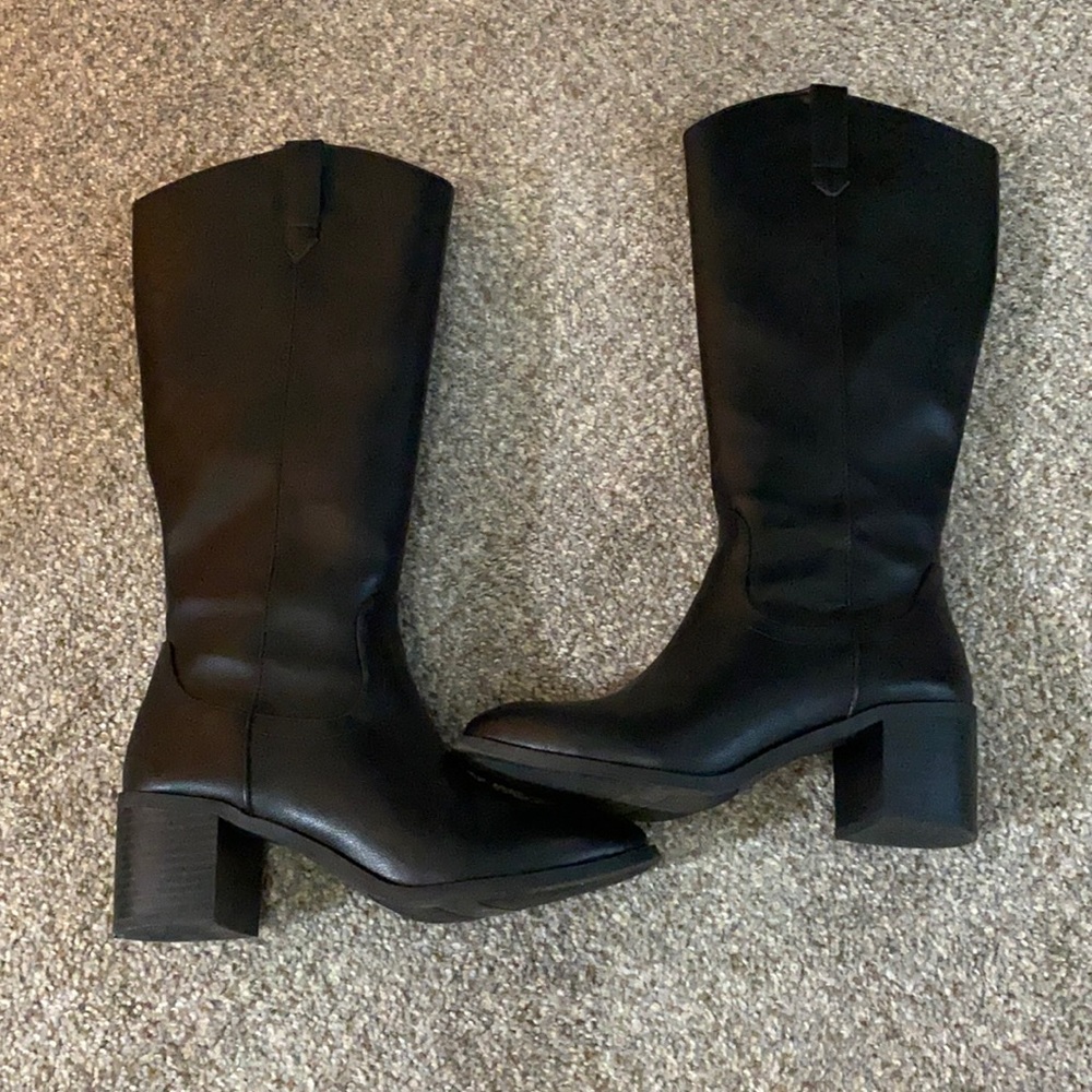Black riding boots